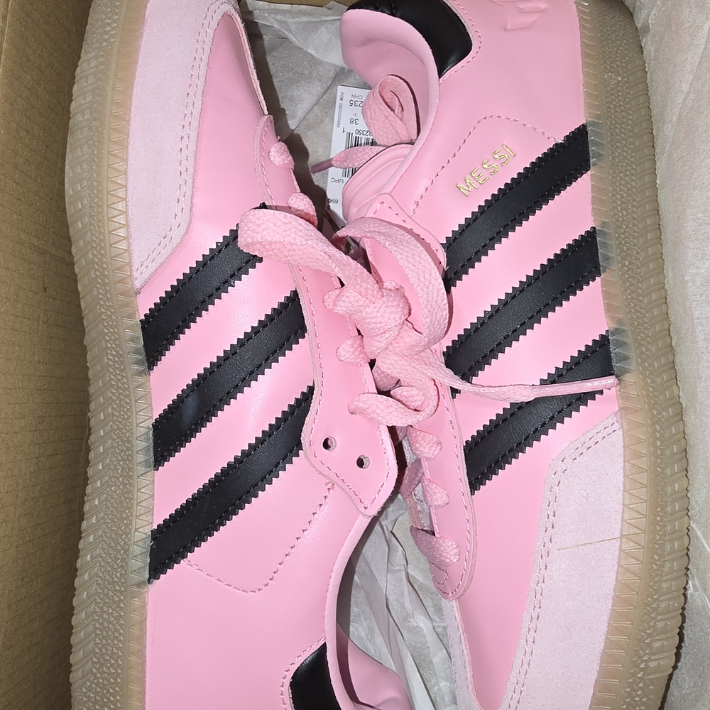 Adidas Lionel Messi Samba Jr Size 5.5 Women's Size 6.5 pink and black